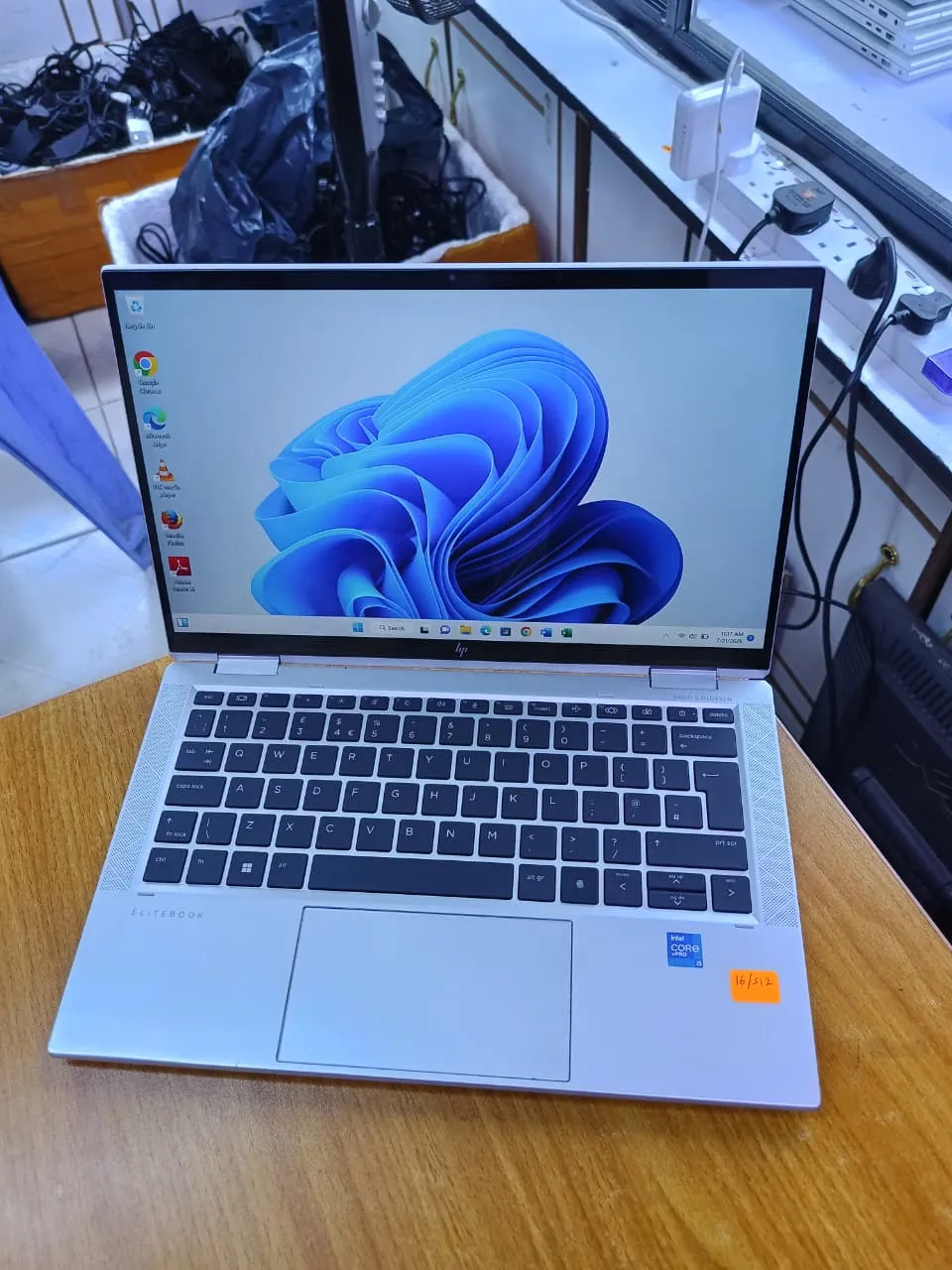 HP PRO BOOK 1030 G8