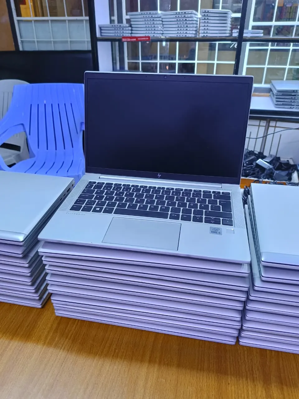 HP EliteBook 830 G7 - Image 2